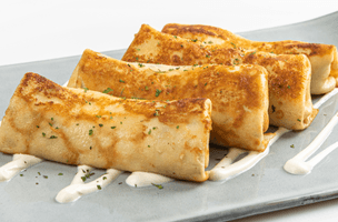 Фаршированные блинчики с копченой курицей